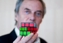 Un cubo de infinitos colores