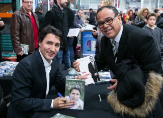 Conferencia sobre la inmigración de Luis Zuñiga