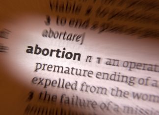 Canadá: Expulsan a un profesor de un colegio privado por opinar que ‘el aborto está mal’