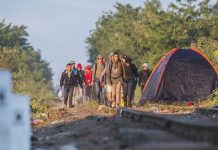 Veintidós refugiados cruzan a pie la frontera entre EEUU y Canadá