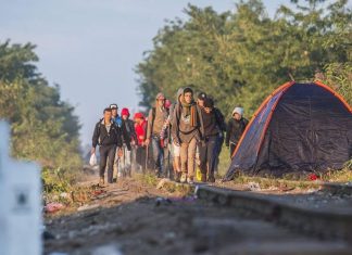 Veintidós refugiados cruzan a pie la frontera entre EEUU y Canadá