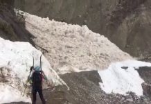 Espectacular alud grabado en video por montañeros en Canadá