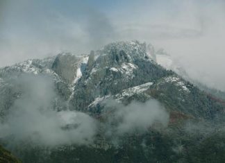 Cinco senderistas mueren en el oeste de Canadá al caer desde el pico de una montaña