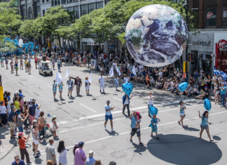 Desfile en Montreal por el día de Quebec