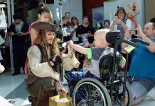 Fotos y Videos de la visita de Jack Sparrow al hospital de Canadá hospital