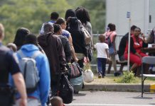 Cientos de personas siguen huyendo de Estados Unidos para venir a Montreal – Canadá
