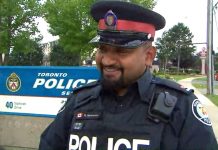 Un policía compra a un ladrón la camisa que estaba tratando robar