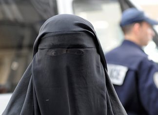 Trudeau se pronuncia sobre la prohibición al velo islámico en Quebec