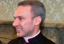 El Vaticano arresta a un sacerdote acusado por Canadá de tener pornografía infantil