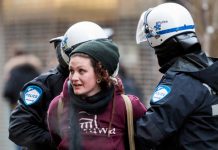 Lanzan videos para ayudar a las personas sin documentos a pasar encuentros con la policía