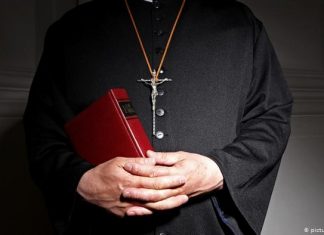 Diócesis de Montreal investigará 70 años de casos de abusos sexuales