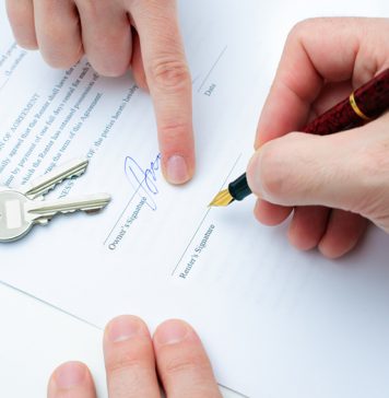 La firma de un contrato de alquiler