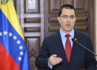 Venezuela suspende servicios diplomáticos en los consulados de Vancouver, Toronto y Montreal
