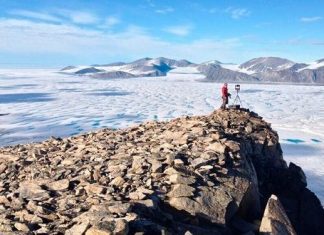 Colapsa la última plataforma intacta de hielo en Canadá y forma un iceberg del tamaño de Manhattan