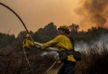 California pide ayuda a Australia y Canadá ante la oleada de incendios