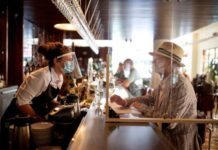 Quebec restringe reuniones para impedir propagación de covid-19