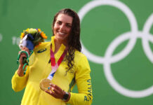 Arregló el kayak con un preservativo y Australia subió al podio