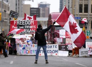 Canadá: Trudeau invoca facultades de emergencia para poner fin a protestas por restricciones por COVID