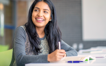 La visa de estudiantes canadienses permitirá trabajar más de 20 horas